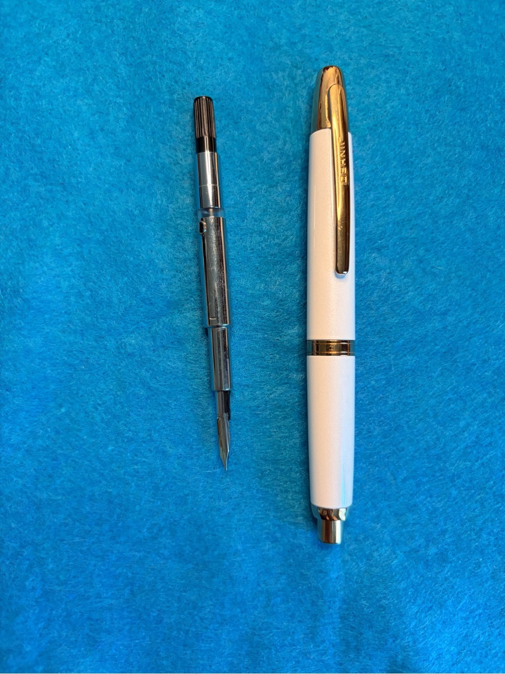 Jinhao 10 - White and Gold Fountain